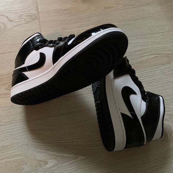 Nike Air Jordan 1 Mid carbon